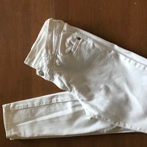 Women’s old navy white jeans size 2